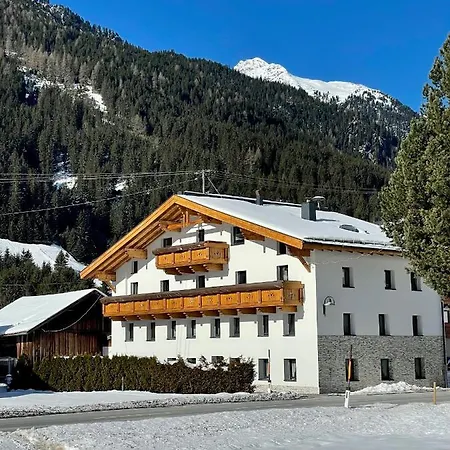 Kirschner Apartment *